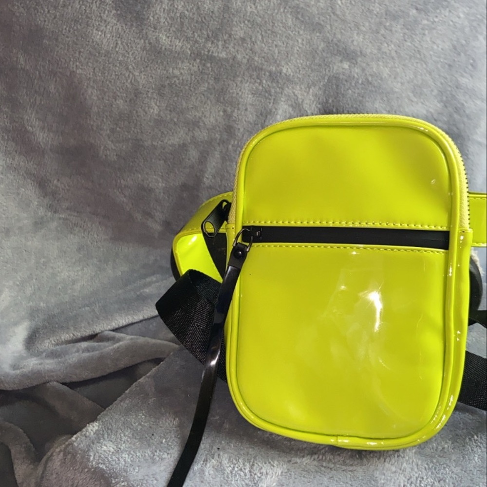 Fanny pack / leg wrap around
